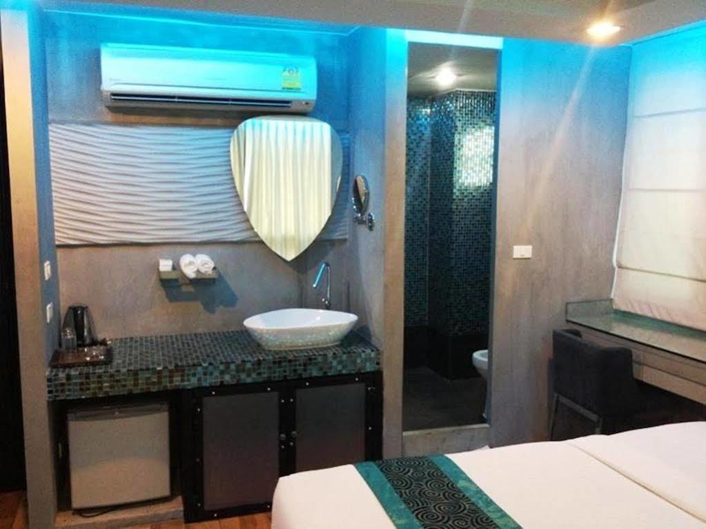Blutique Hotel Bangkok Exteriör bild