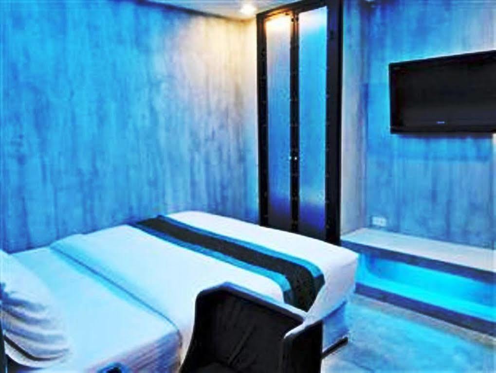 Blutique Hotel Bangkok Exteriör bild